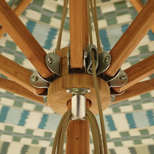 Outdoor Parasol Sunshade in a Off-white Simplicity Fabric