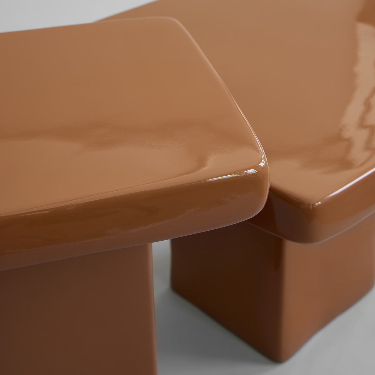 Clay Coffee Table - Tall - High Gloss Almond