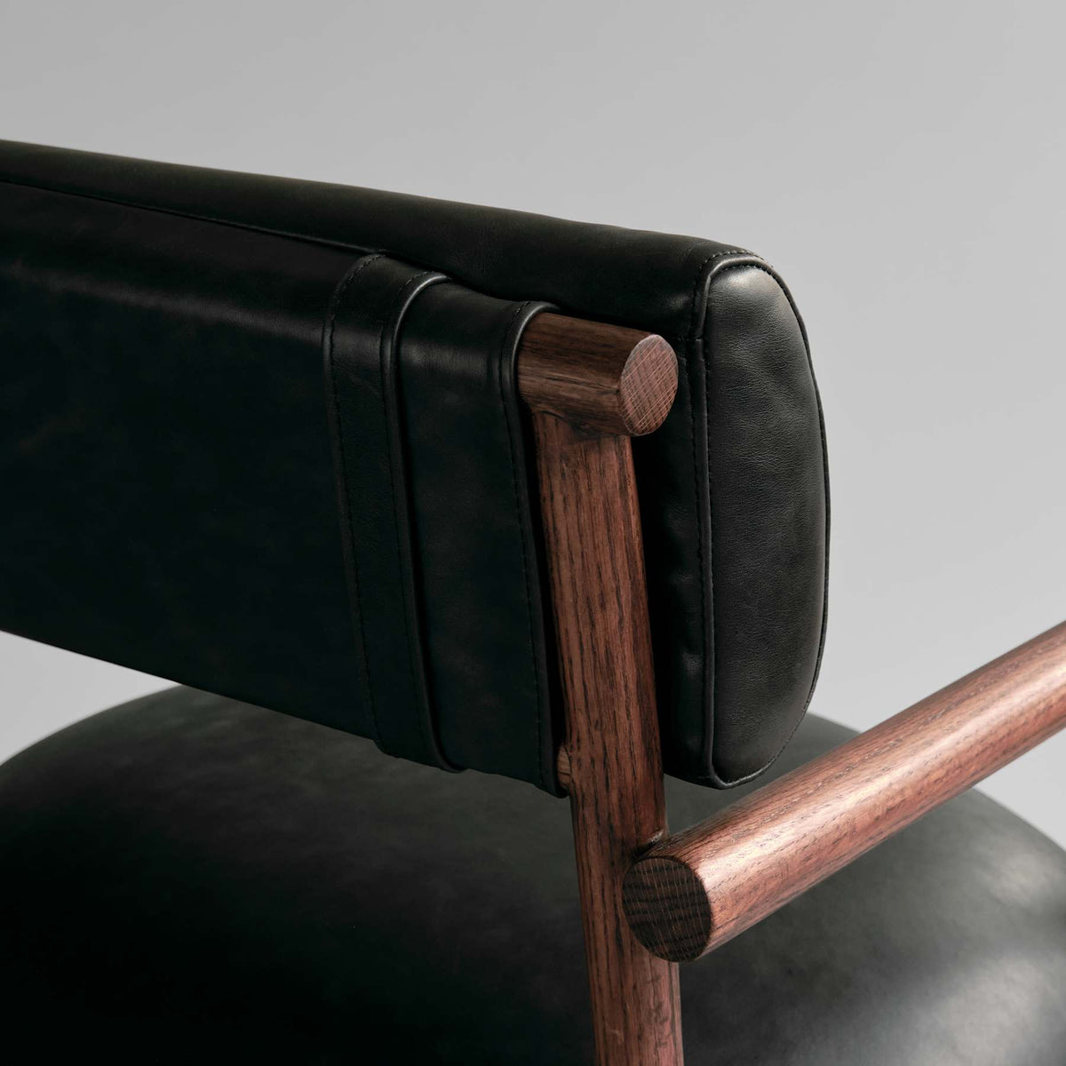 Nama Lounge Chair